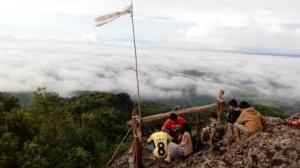 Eksotsnya gunung tunggak